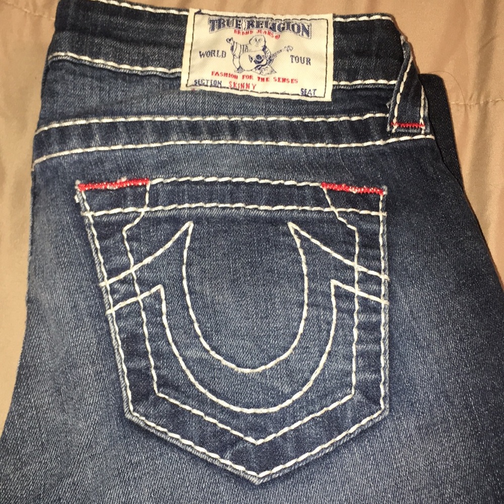 ‼️Women’s True Religion White & Red Stitched Jeans